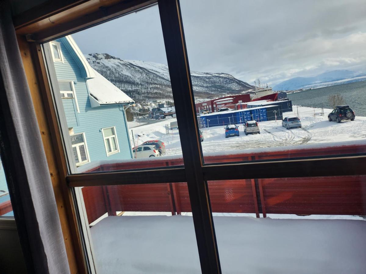Apartment By The Lakeside Tromso Exterior photo